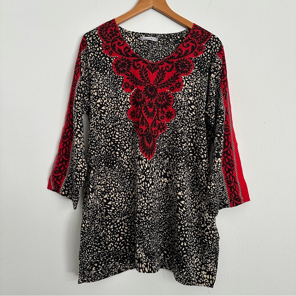 Silky Leopard Print Blouse Large Beige Black Red Sparkle 3/4 Sleeve V-Neck